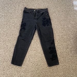 Black American Eagle Mom Jeans